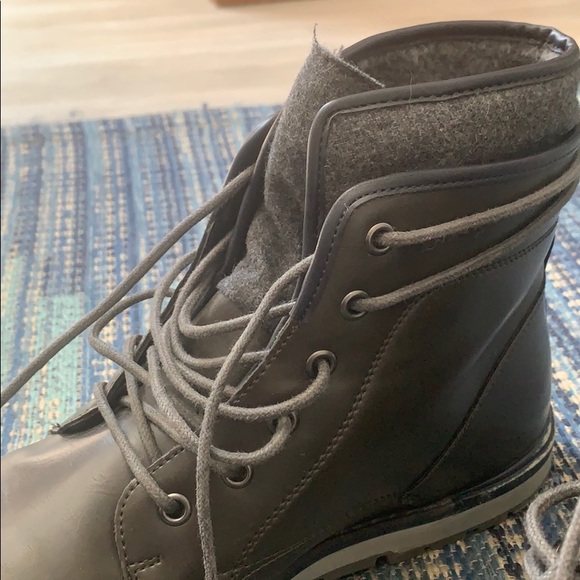 Men’s Grey boots - Picture 4 of 4